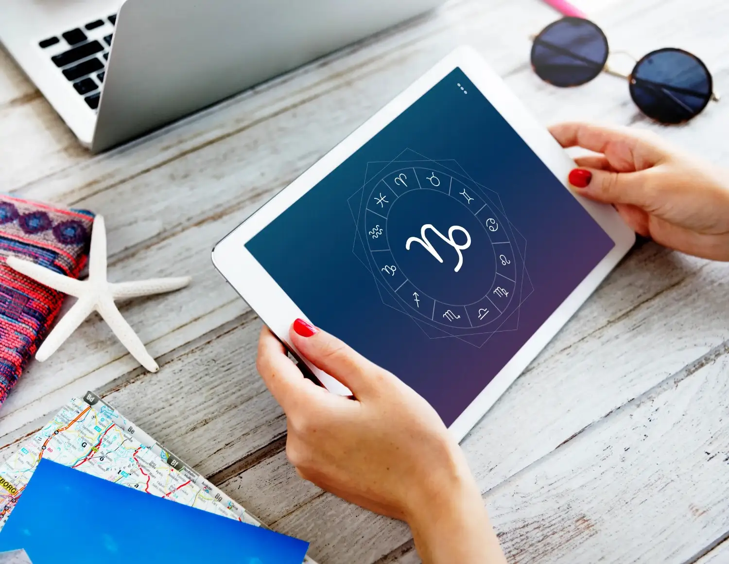 why a personalized astrology reading is more accurate than daily horoscopes | best astrologer in manchester